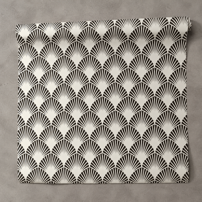 Art-déco-Tapete mit Fächermuster – Geometrische Wandverkleidung in Schwarz und Elfenbein