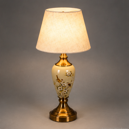 Blüten-Tischleuchte aus Keramik – Vintage-Messing und Lampenschirm in Leinenoptik